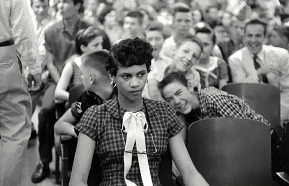 1957 г, США, Дороти Каунтс пришла на занятия в школу