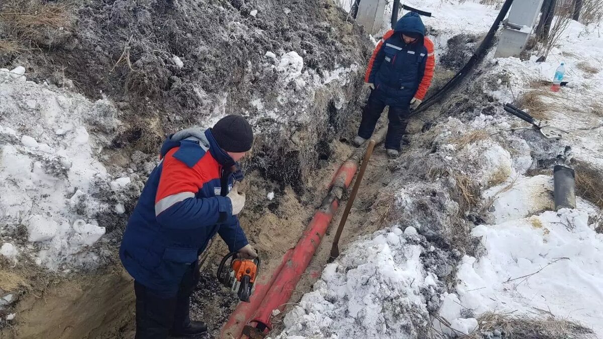     Жители ряда тюменских садовых обществ из-за коммунальных аварий на электросетях остались без тепла в морозы. С вечера пятницы отсутствует электричество в СНТ «Березняки». Также проблемы с электроснабжением имеются в СНТ «Русское поле».