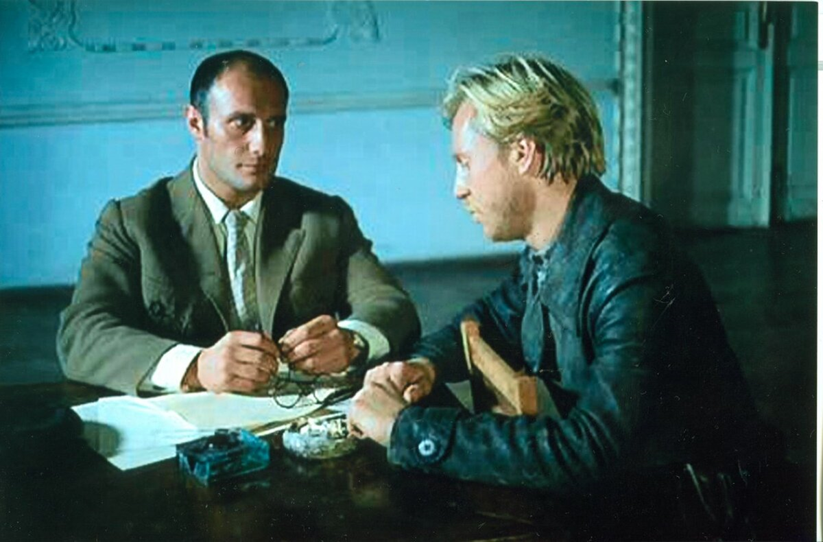 Кадр из фильма «Свой среди чужих, чужой среди своих», 1974 год