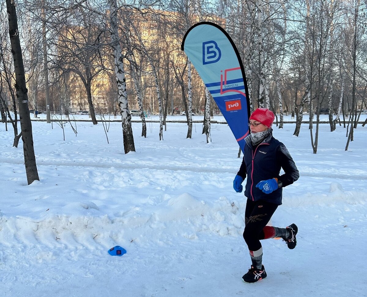 Свежее фото с сегодняшней утренней пробежки на "5 Вёрст" в нашем парке им. Юрия Гагарина в Самаре. Температура была -23С.