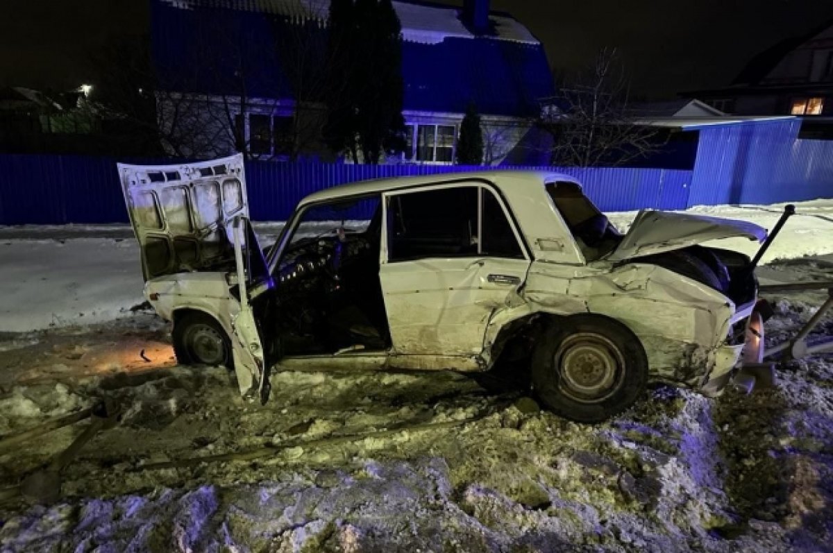 Под Воронежем 17-летний водитель ВАЗ врезался в Audi: 4 человека пострадали  | АиФ Воронеж | Дзен