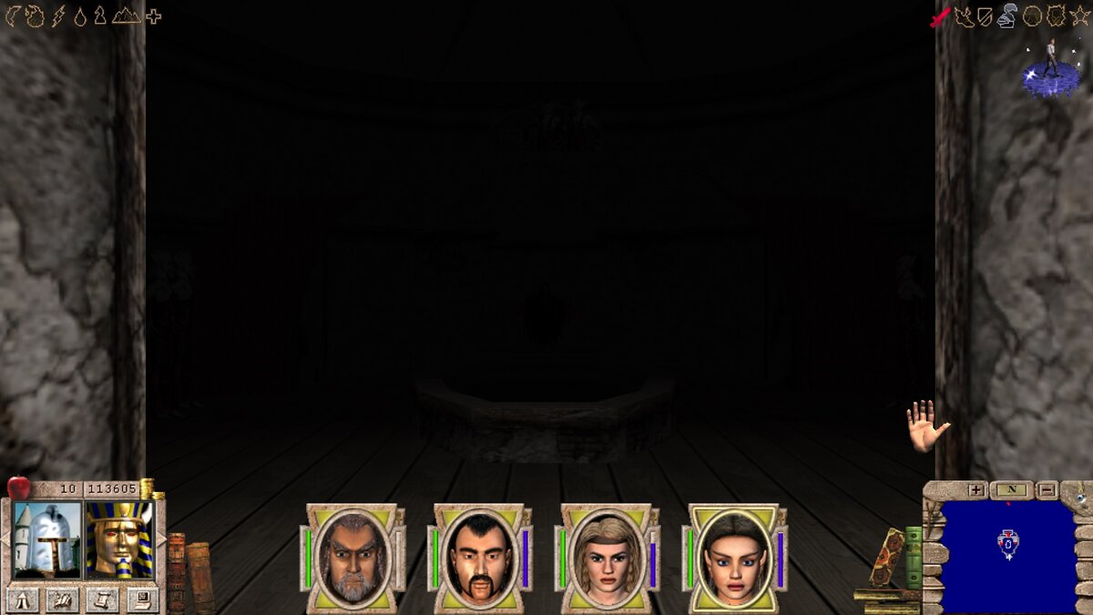 Входим внутрь. Как-то тут темновато...