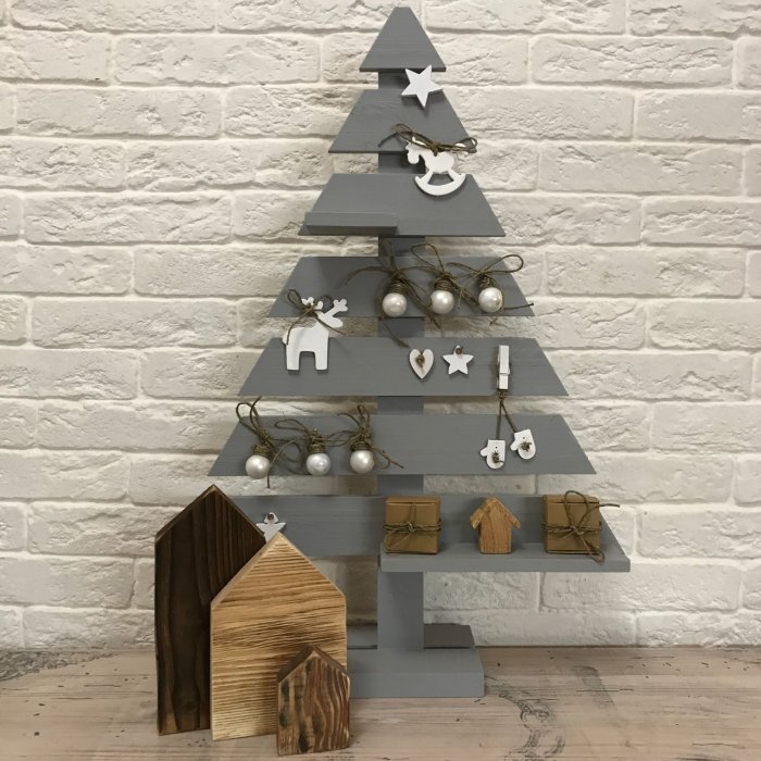 livemaster.ru📷Елка из покрашенных деревянных брусков