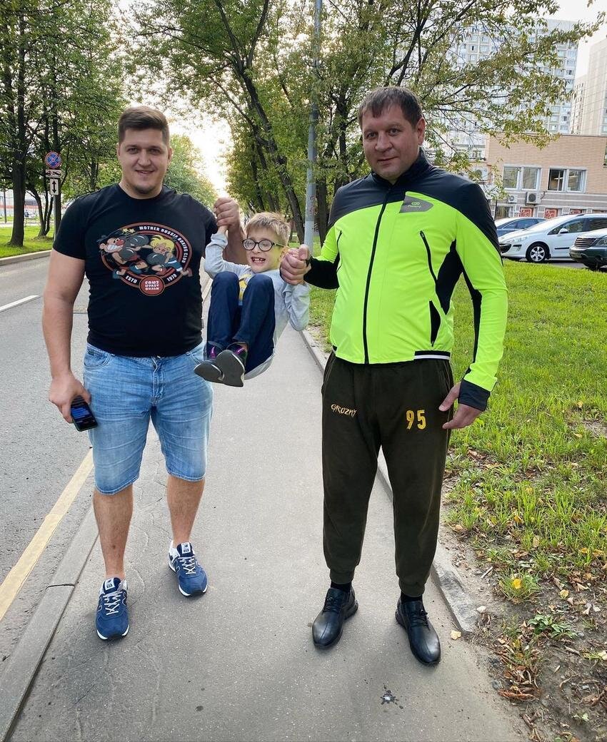     Никита Бурчак и Александр Емельяненко