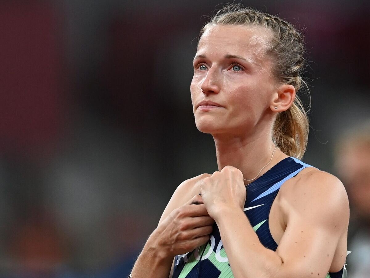    Российская спортсменка, член сборной России (команда ОКР) Анжелика Сидорова, завоевавшая серебряную медаль на соревнованиях по прыжкам с шестом среди женщин на XXXII летних Олимпийских играх в Токио.© РИА Новости / Григорий Сысоев