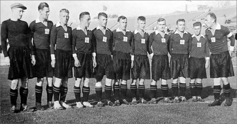 «Торпедо» образца 1938 года. Слева направо: Всеволод Виноградов, Вячеслав Орлов, Александр Синяков, Рамиз Каричев, Иван Кочетков, Анатолий Емельянов, Пётр Петров, Василий Поляков, Владимир Ершов, Константин Рязанцев, Виктор Маслов.