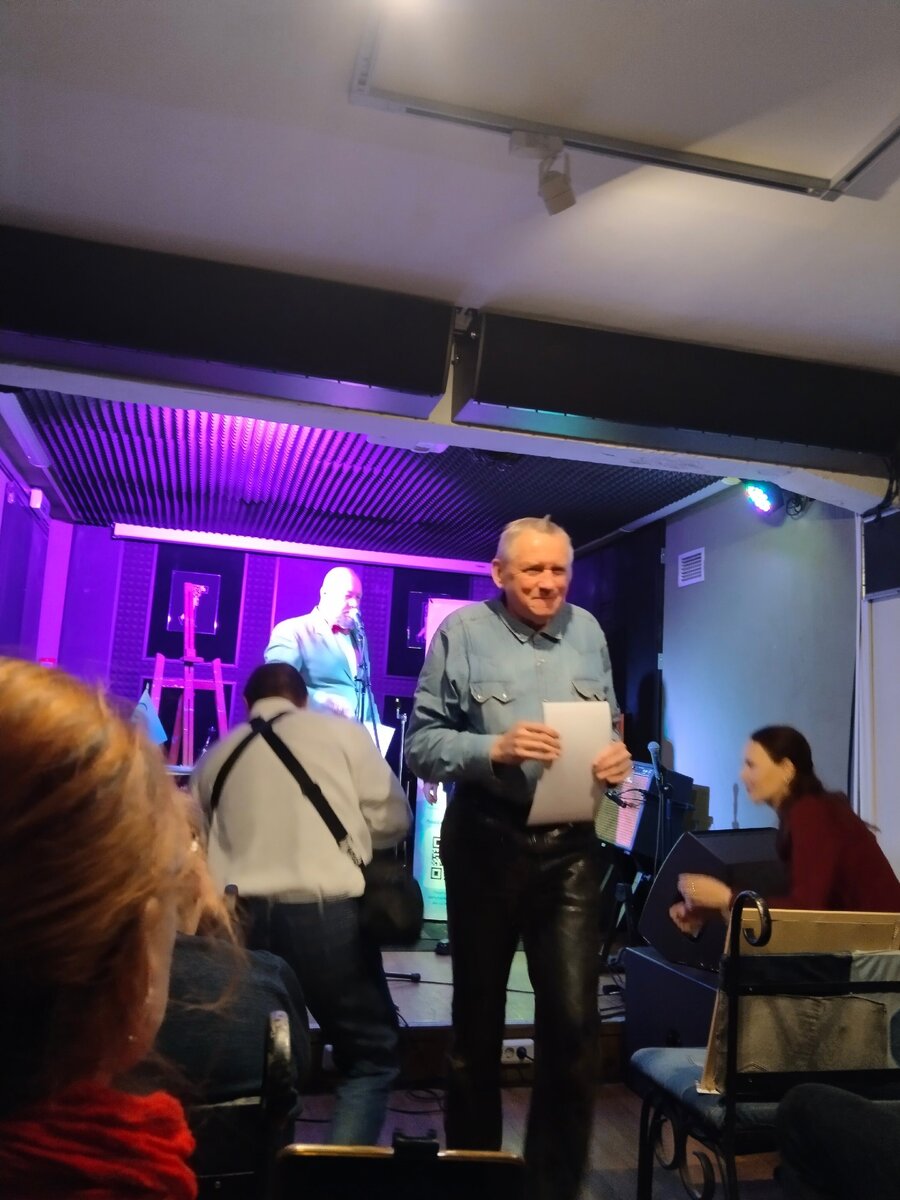 И Гаркуше грамоту, конечно!