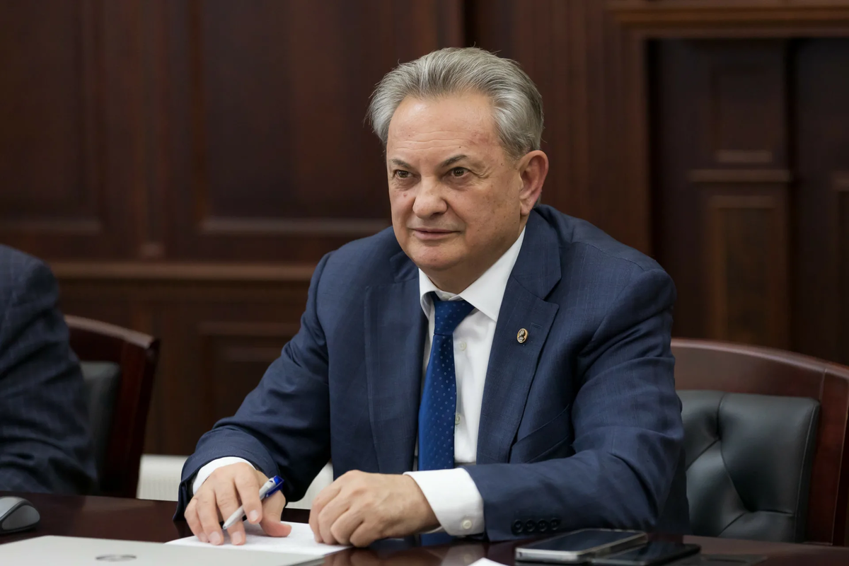 бачевский сергей викторович ректор аресь. виктор гришин ректор. трухачев владимир иванович. лобанов иван васильевич рэу. рогалев николай дмитриевич ректор.