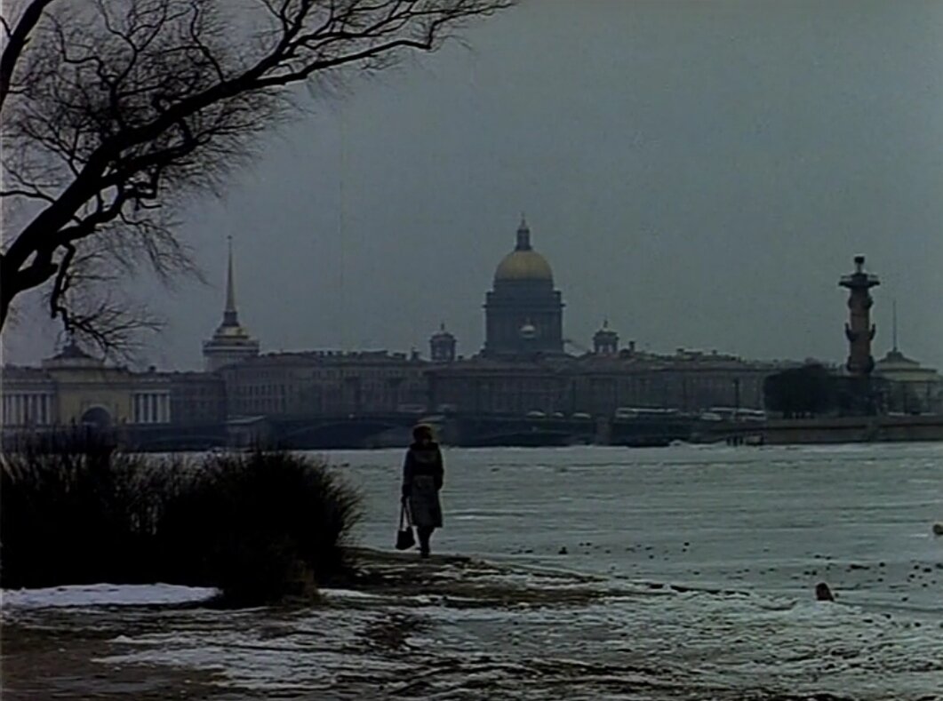 Скриншот из фильма Э. Рязанова "Ирония судьбы или с лёгким паром! " 1975 г. 