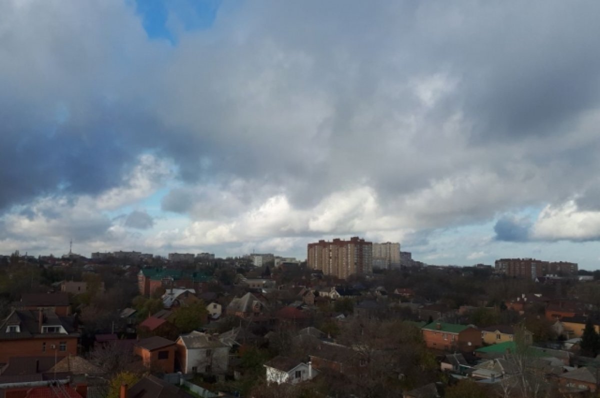    Погода в любой момент может измениться.