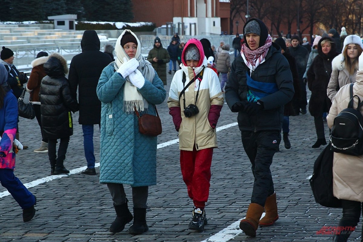    Оранжевый уровень погодной опасности продлили в Москве и Подмосковье