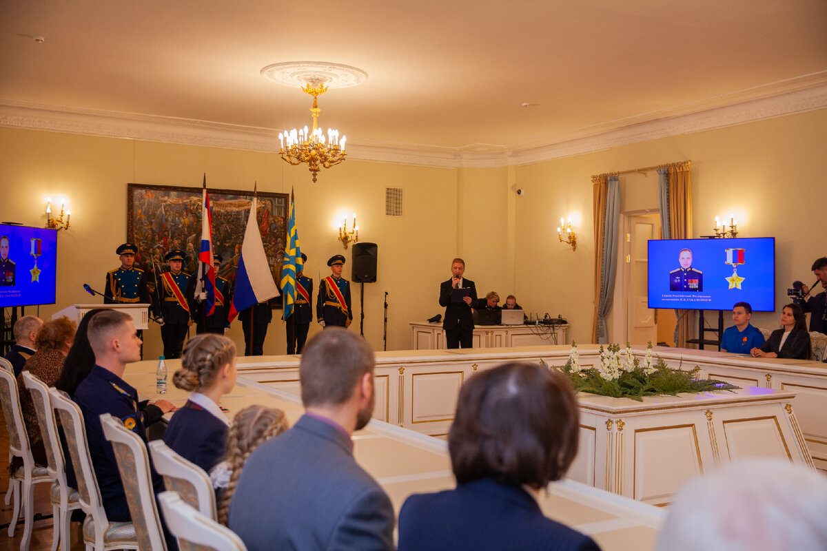 В Москве прошла торжественная передача награды семье офицера, погибшего  участника СВО | ЦОК ВКС