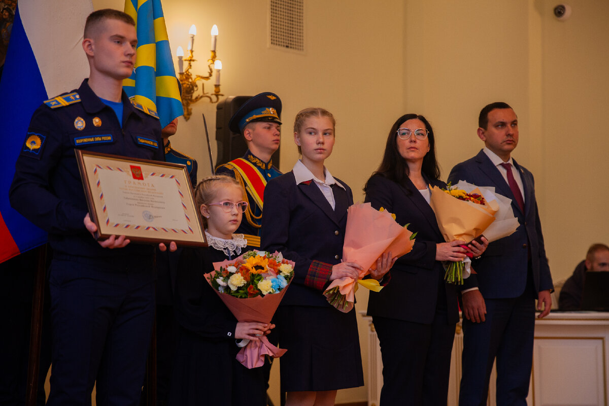 В Москве прошла торжественная передача награды семье офицера, погибшего  участника СВО | ЦОК ВКС