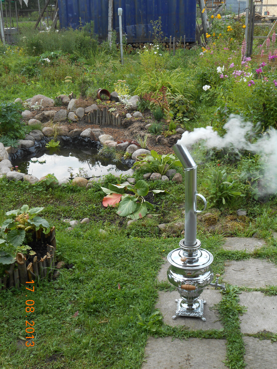 Днем на нашей даче было не страшно, а даже очень уютно!