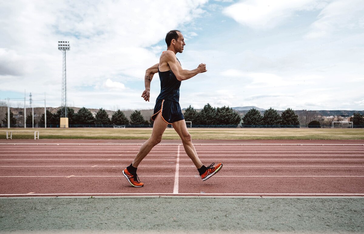 Ходьбой упражнениями спорт. Ходьба. Спорт ходьба. Легкоатлетическая ходьба. Тренировка в спортивной ходьбе.