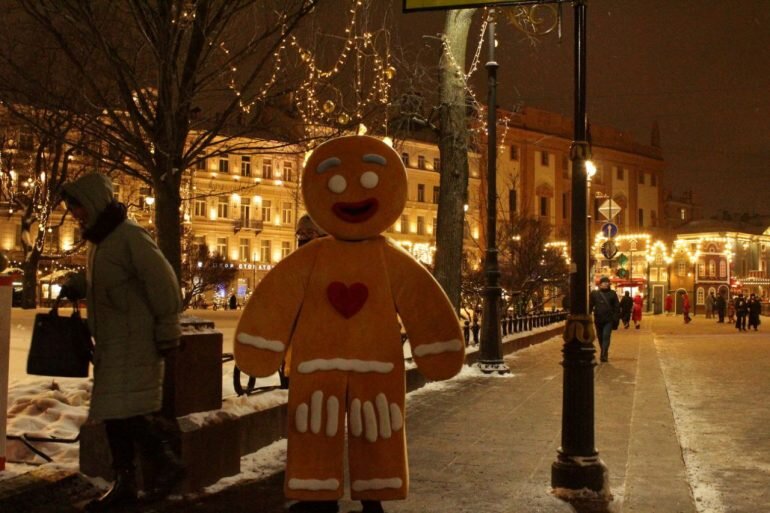    Рождественская ярмарка на Манежной площади. Фото: Мойка78