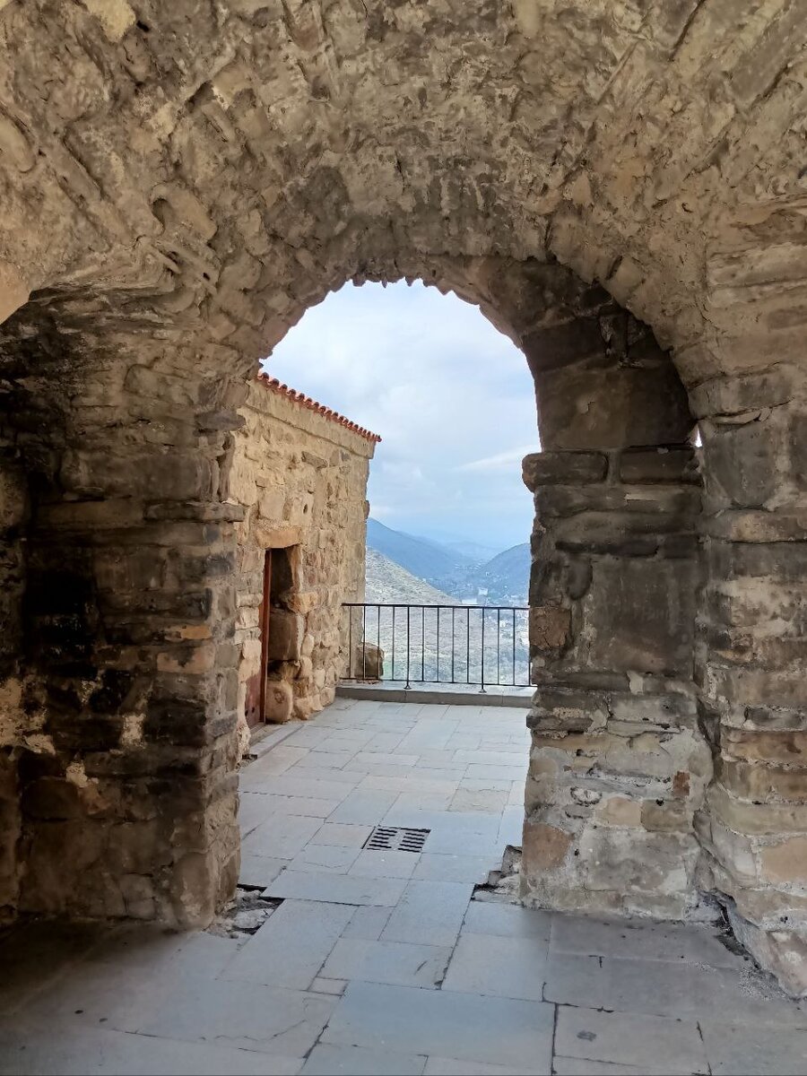 Поездка к монастырю, в котором томился юный Мцыри | Таня-джан | Дзен