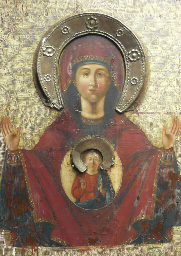 Икона Богоматери «Знамение». Енисейск, вторая четверть XIX в. Дерево, левкас, грунт, темпера, масло, гравировка по левкасу; металл, чеканка, гравировка. Успенский собор г. Енисейска.