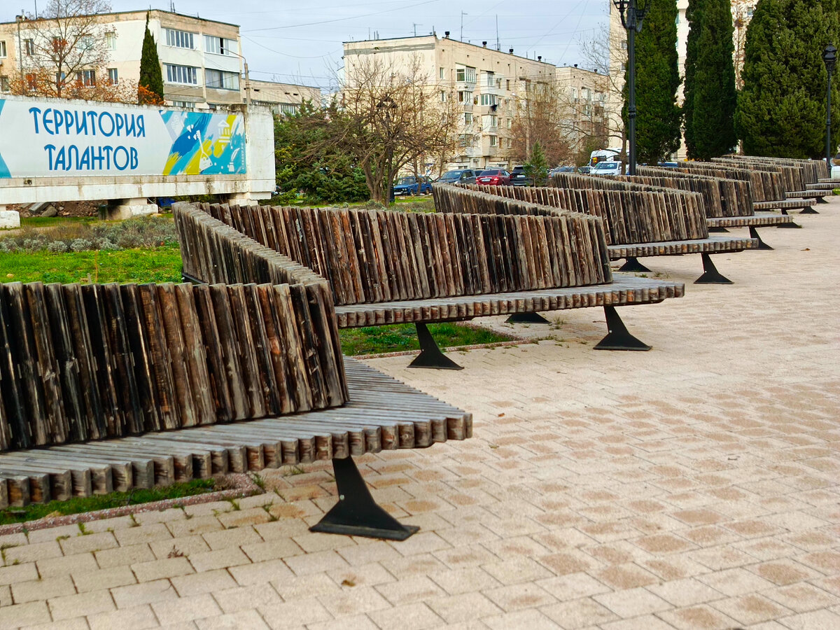 Пора бы их уже покрасить