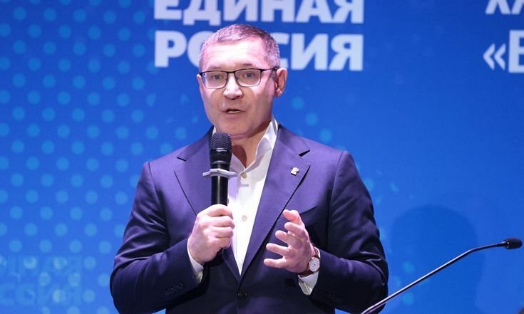    Уральский полпред президента поздравил югорчан с днем рождения округа