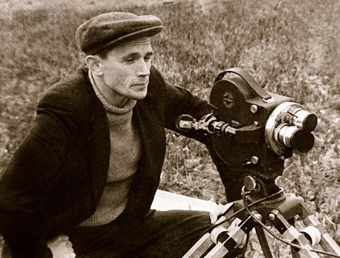 Евгений Васильев. Однокурсники вспоминали, что Жанна долго скрывала свой брак. Она не хотела привлекать к себе внимание этим немного неправильным романом студентки и учителя. 