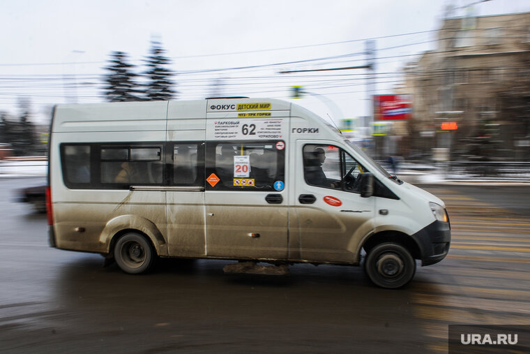    Маршрутка в результате ДТП получила повреждения