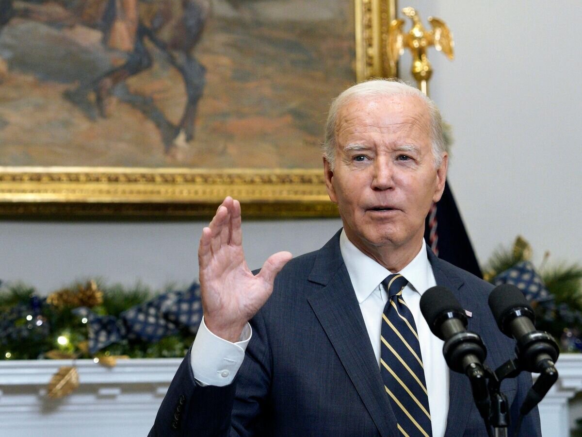    Президент США Джо Байден выступает с заявлением по Украине в Белом доме© РИА Новости / Стрингер