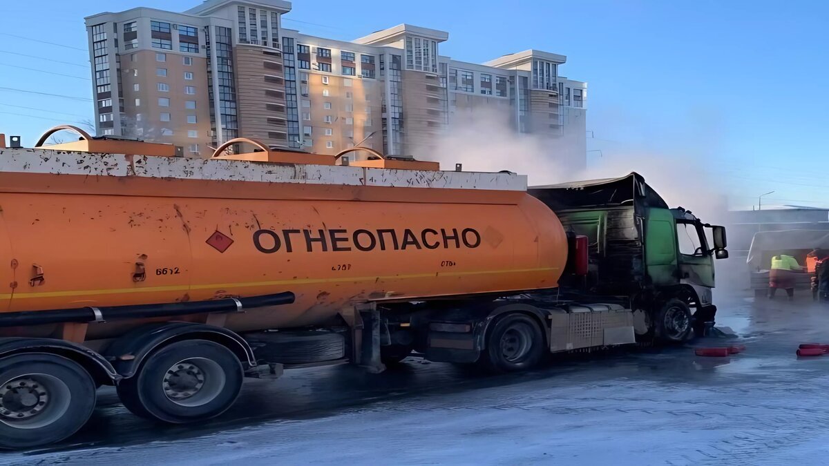     Видео ужасного пожара попало в соцсети.