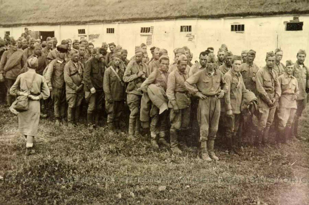 Где содержат военнопленных. Лагеря военнопленных в 1941. Лагерь для пленных Германия Шталаг 304. Цайтхайн лагерь для военнопленных 1941. Цайтхайн лагерь советских военнопленных.