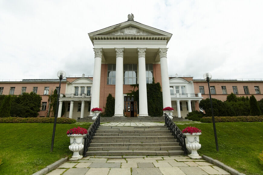 Главный корпус