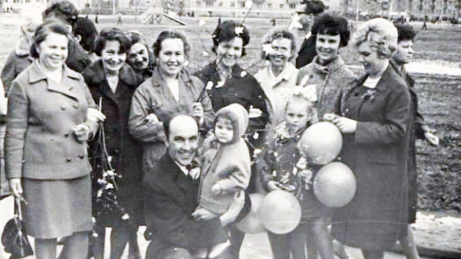 ▲ Горевалов в центре