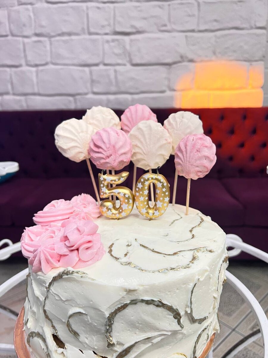 Изготовление торта - дело рук моей доченьки Надюшки.