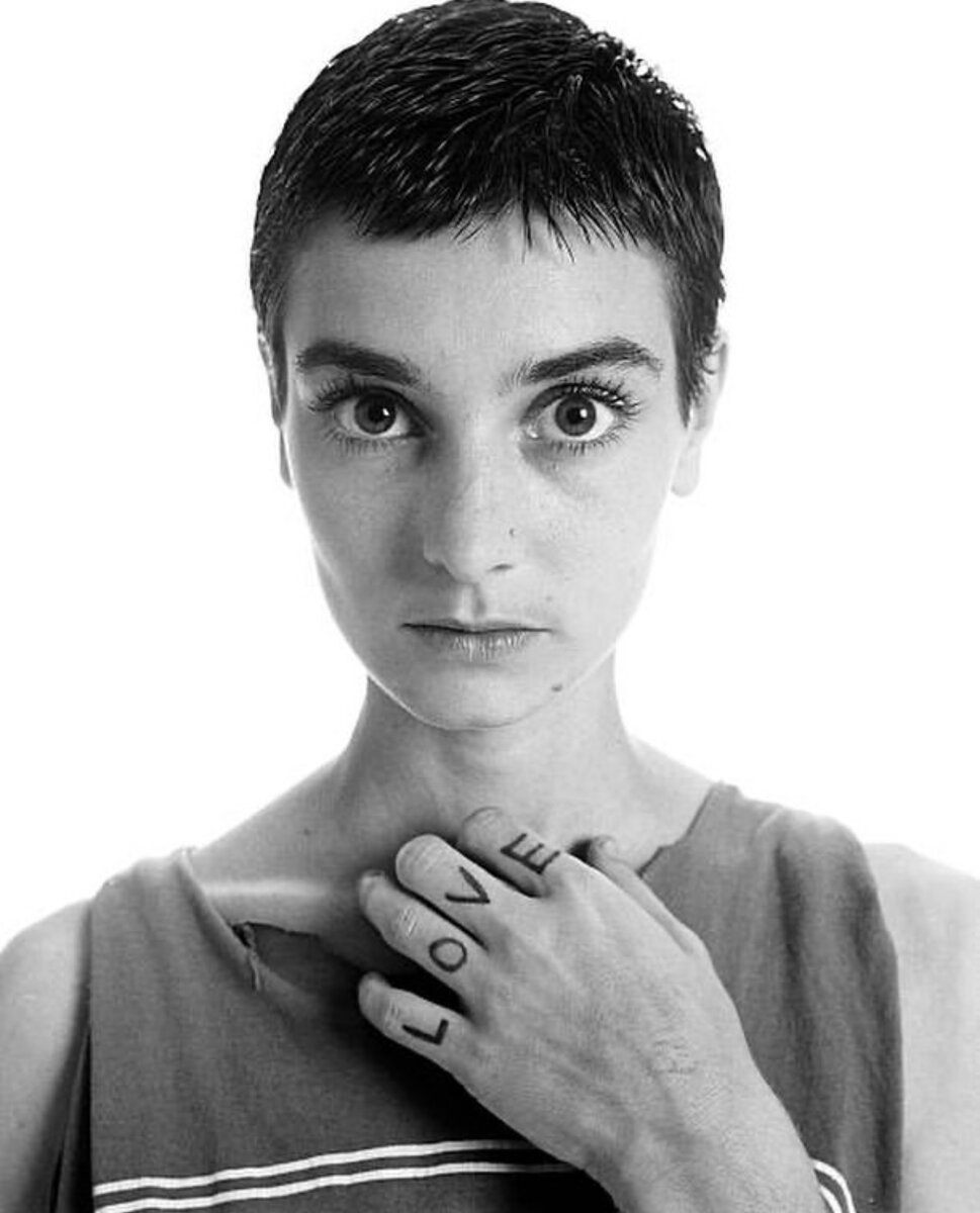 шейн о коннор. Sinead o'connor 2000. шинейд о коннор сын шейн 17-летний. Sinead o'connor молодая. шинейд о коннор 2022.