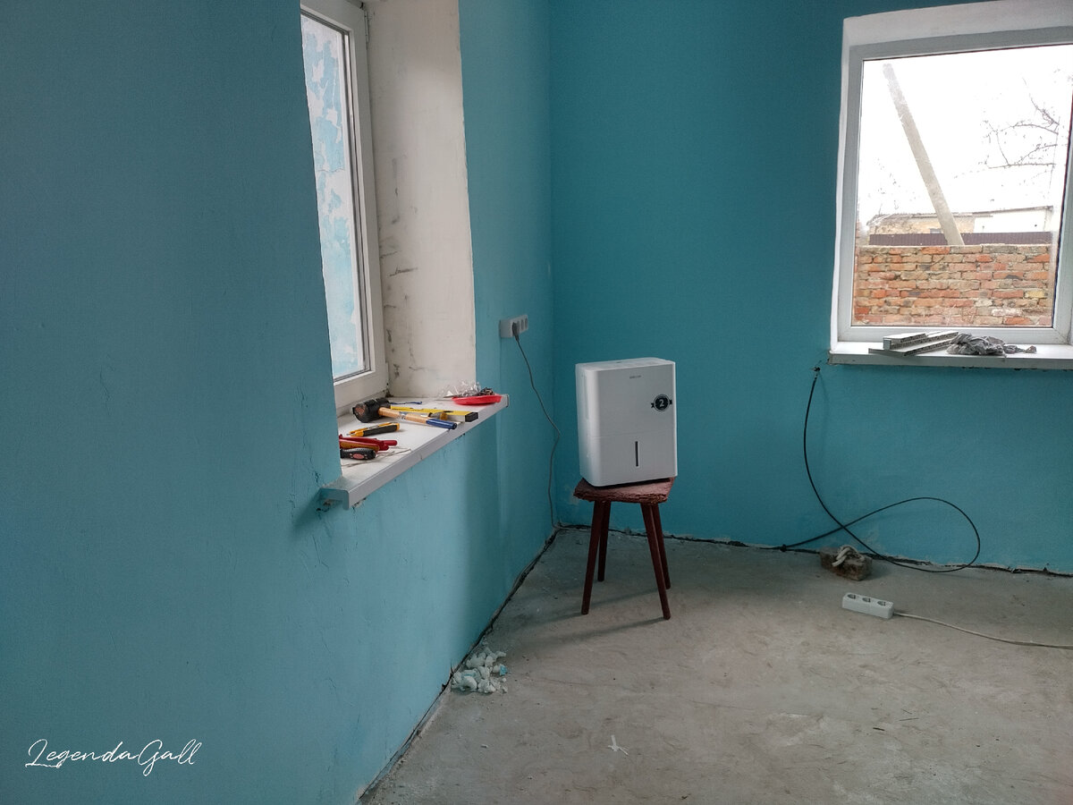 Уже осушитель в нее подключил. Удлинитель больше не нужен