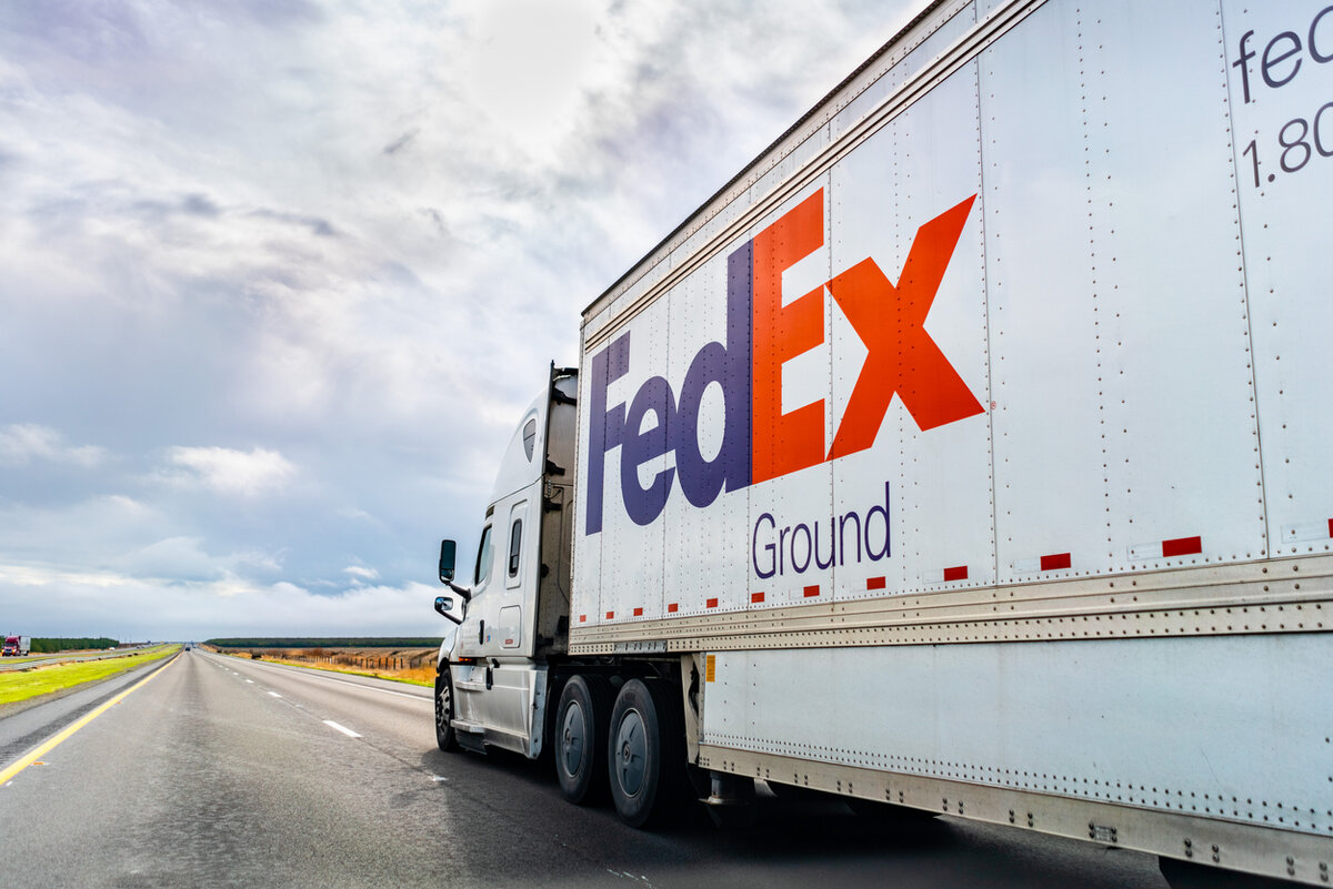 2000 FEDEX Truck