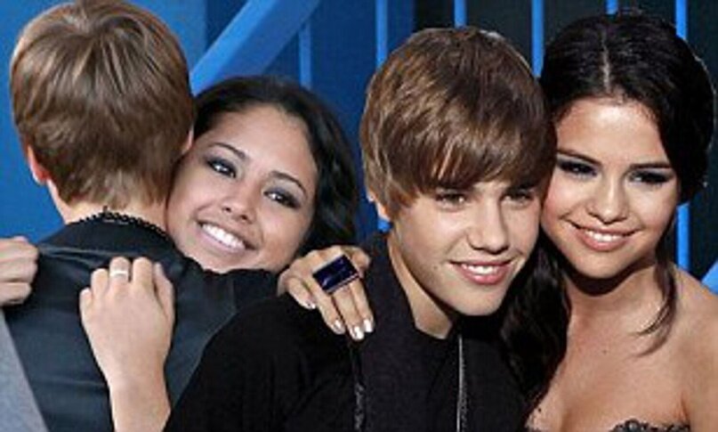 Создать карусельДжастин и Жасмин слева, Джастин и Селена справа