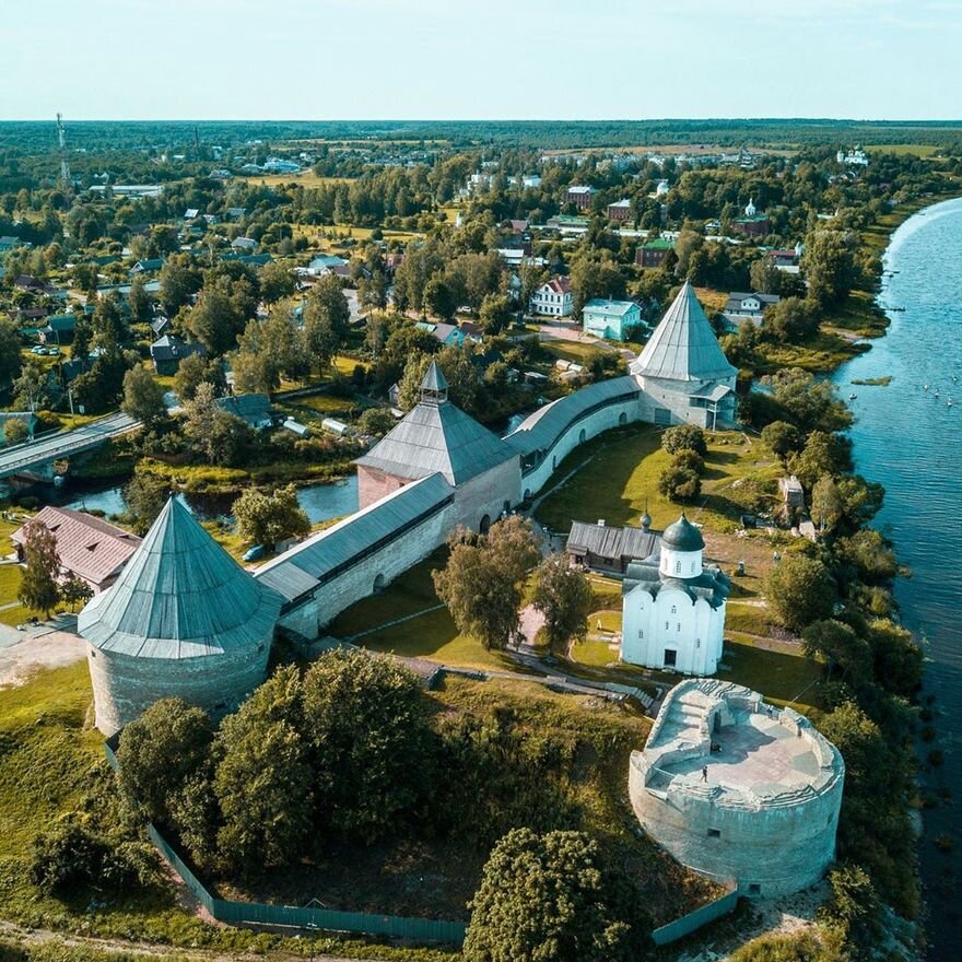 Ладога ленинградская область. Ладога древняя Русь. Музей заповедник Старая Ладога. Ладога город древней Руси. Новая Ладога крепость.