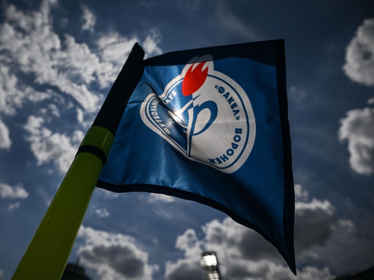    Флажок с логотипом ФК "Факел" на стадионе в Воронеже© РИА Новости / Алексей Филиппов