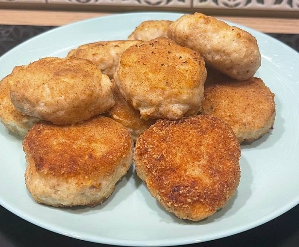 Котлеты из минтая на сковороде - простой рецепт. Сочные, вкусные рыбные котлеты