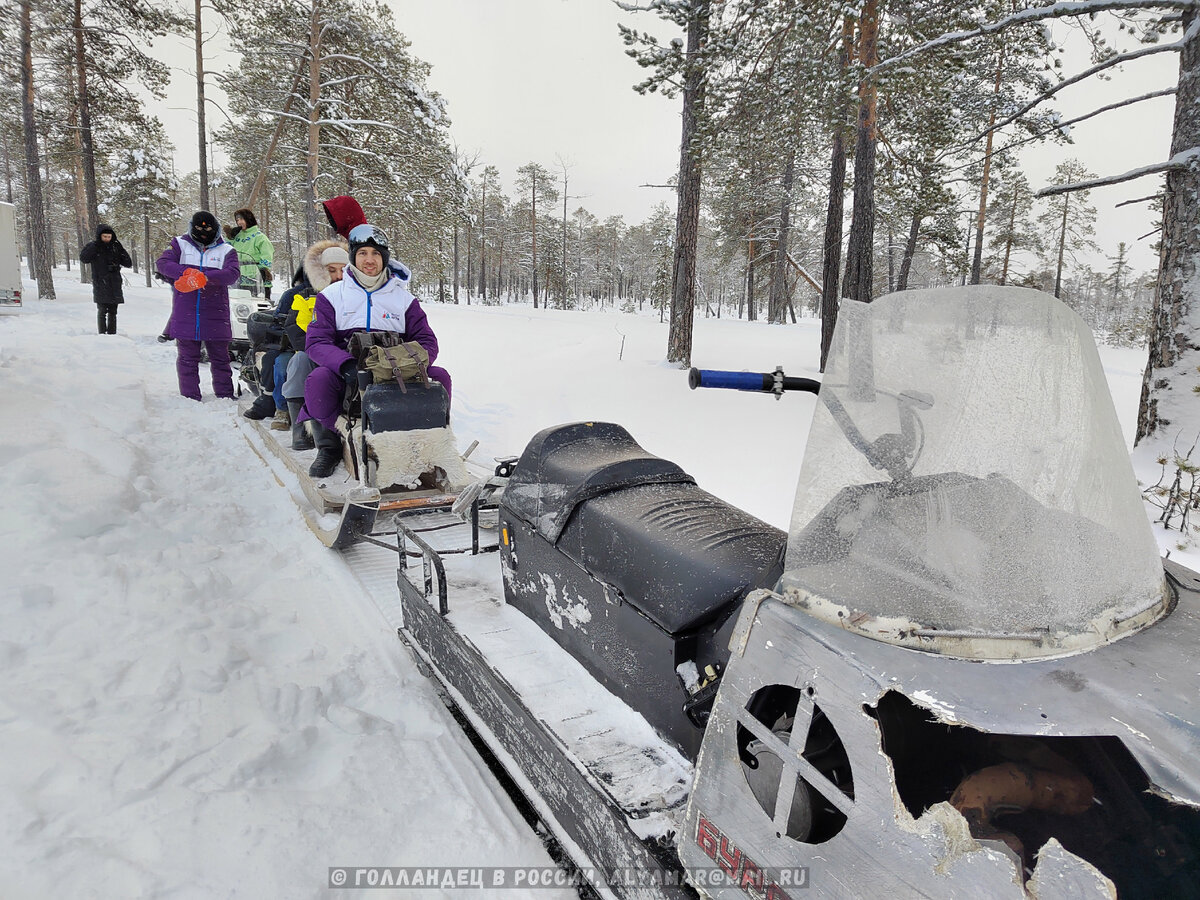 На такой снегоход можно уместить до 8 человек. Фото: Голландец в России