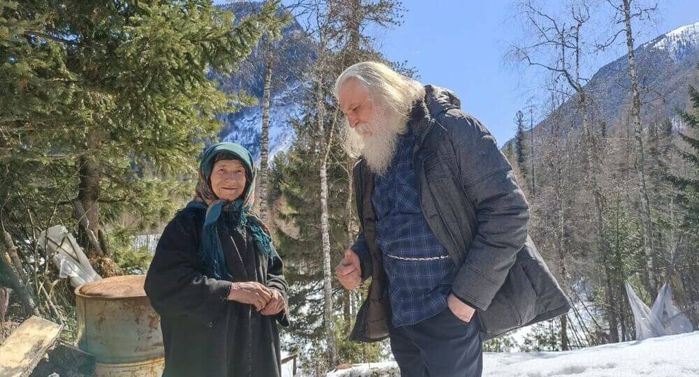 О внеплановом вылете на заимку Лыковых, о духовном пастыре Агафьи и обо всех любопытных, что приезжают к отшельнице