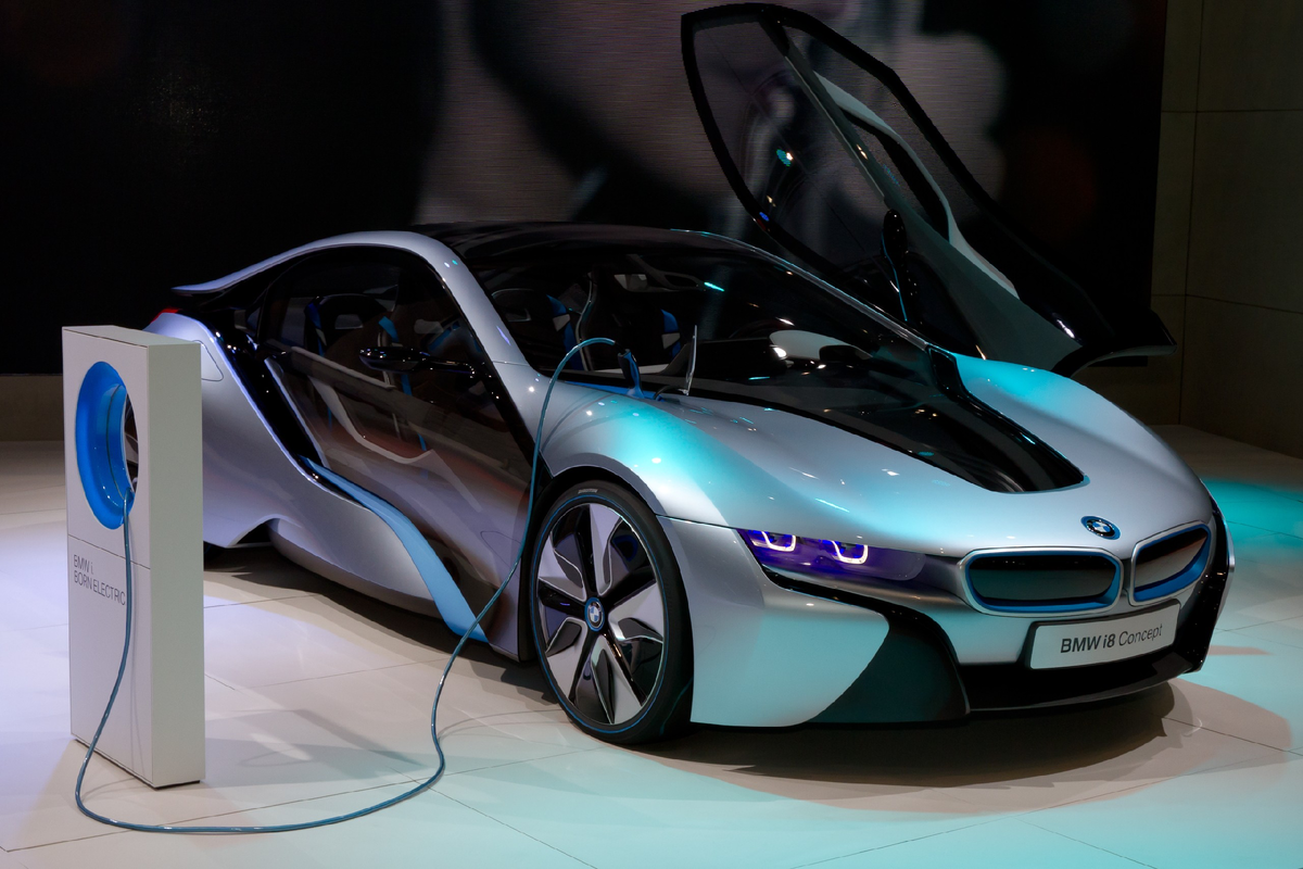 Электромобили в россии 2024 года. Электро BMW i8. Электрокары BMW i8. БМВ i8 2022. BMW i8 narxi.