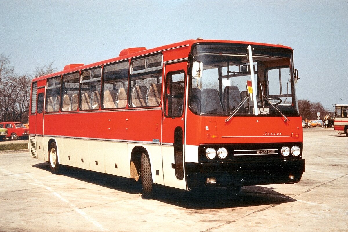 ▲ Ранний образец Ikarus 250.59