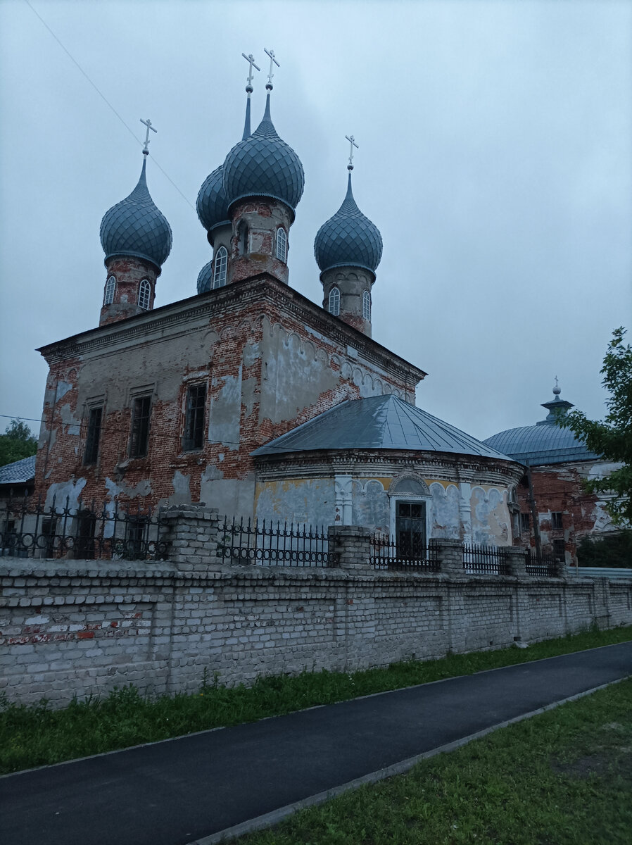 День 2. Пешком по Юрьевцу: Георгиевская колокольня, Асафовы острова, музей  архитекторов братьев Весниных, музей режиссёра А. Тарковского. |  ВелоПешеходинг. Велосипедные и пешие путешествия. | Дзен