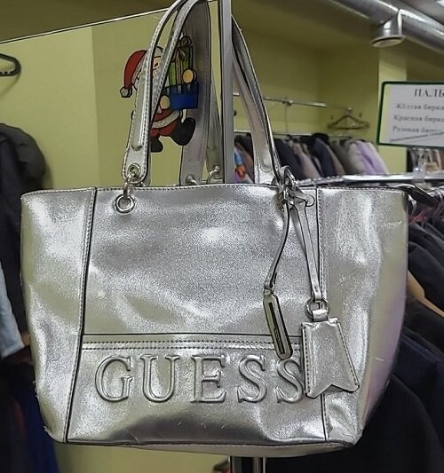  Сумка  бренда Guess, цена 1800, 