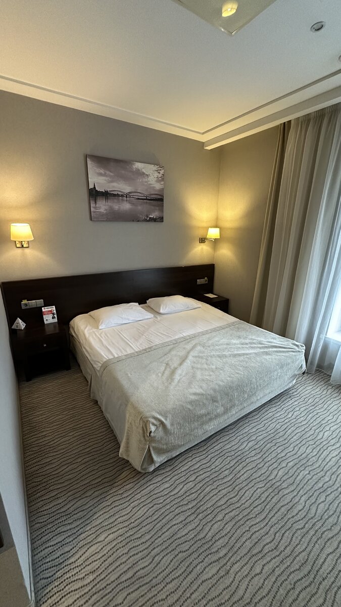 Наш номер «Стандарт» в отеле «Кайзерхоф» пожалуй самый простой из всех трёх номеров за этот отпуск 