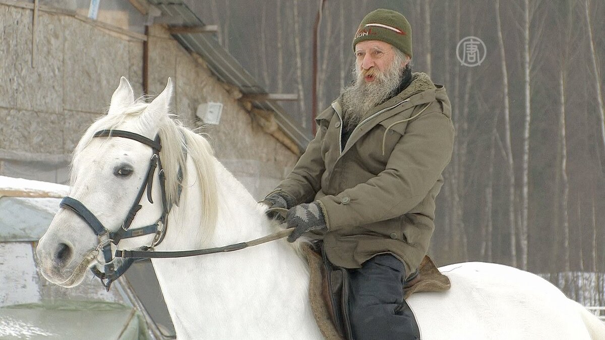 Антипыч со своей лошадью Валерией