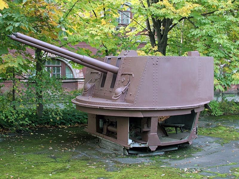 1946, 11 декабря - На вооружение ВМФ для эсминцев проектов 30К и 30 бис принята 85-миллиметровая спаренная универсальная установка 92-К.