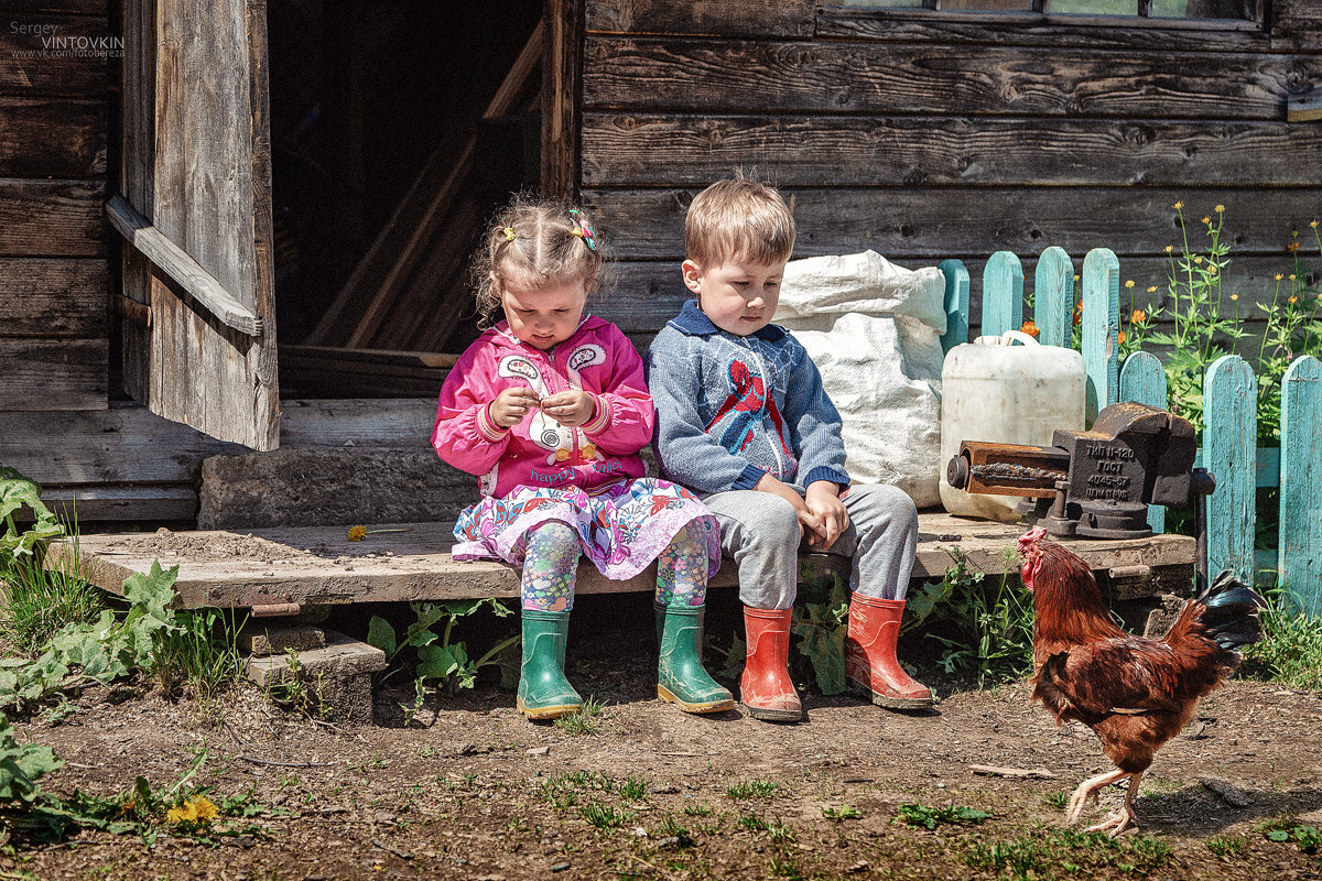 Каникулы у бабушки. Лето у бабушки в деревне. Сельские дети. Малыши. В деревне. Лето в деревне дети