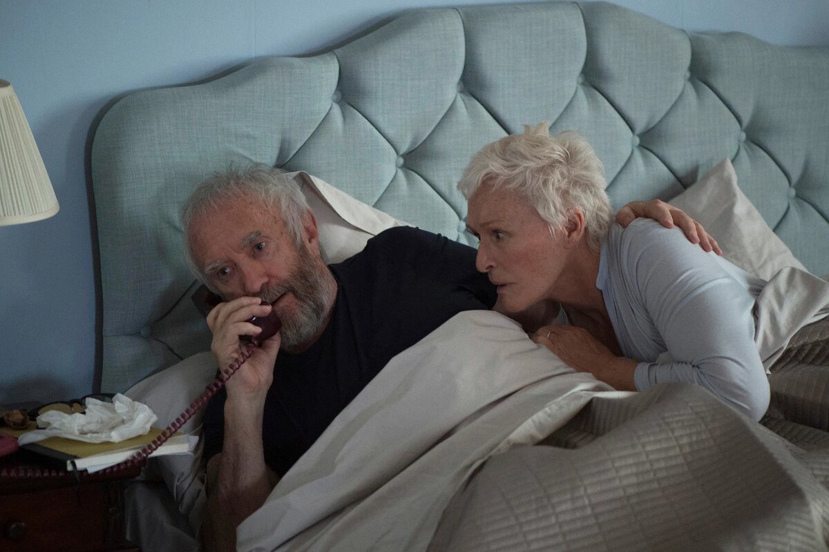 Спокойное утро немолодой пары прерывает внезапный звонок из Стокгольма: вам присуждена Нобелевская премия по литературе! (листайте галерею)